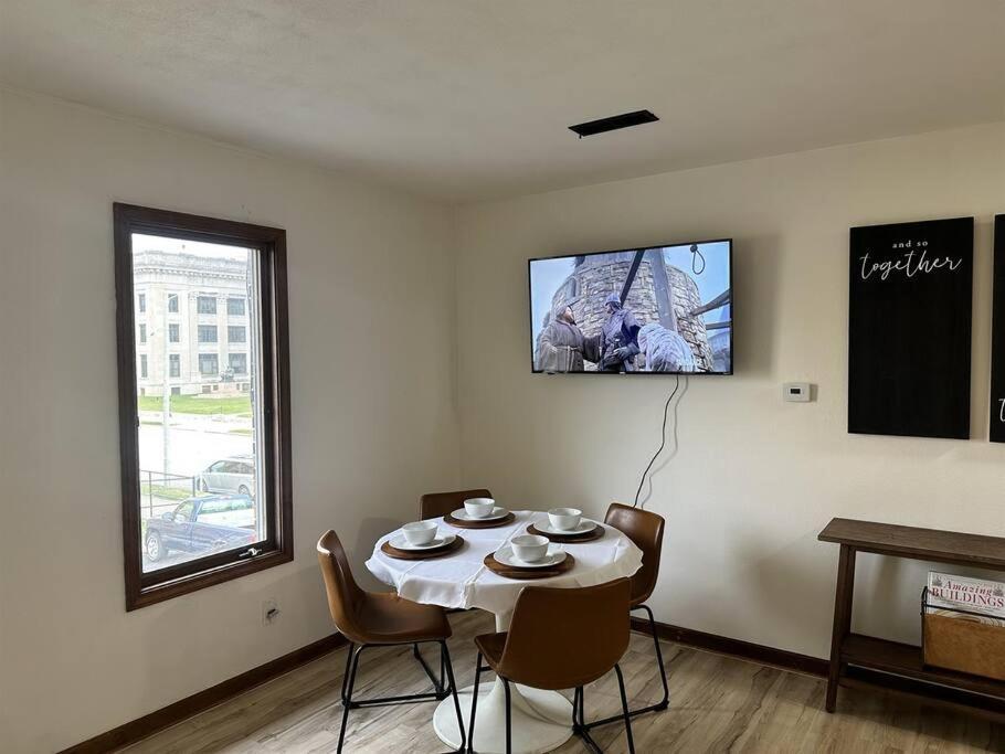 Capital Suite On 6Th Street - King Bed / Downtown! Springfield Dış mekan fotoğraf